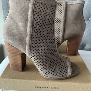 Lucky Brand Lakyn Perforated Peep Toe Booties in Taupe Suede